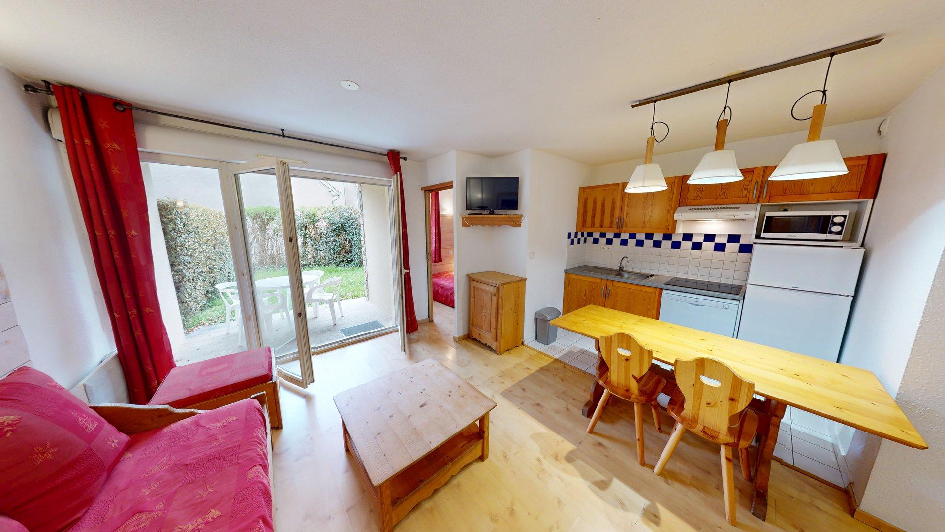 🌿 Pied-à-terre idéal à Luchon : T2 bis avec terrasse et jardin privatif 🏔️ - photo 1