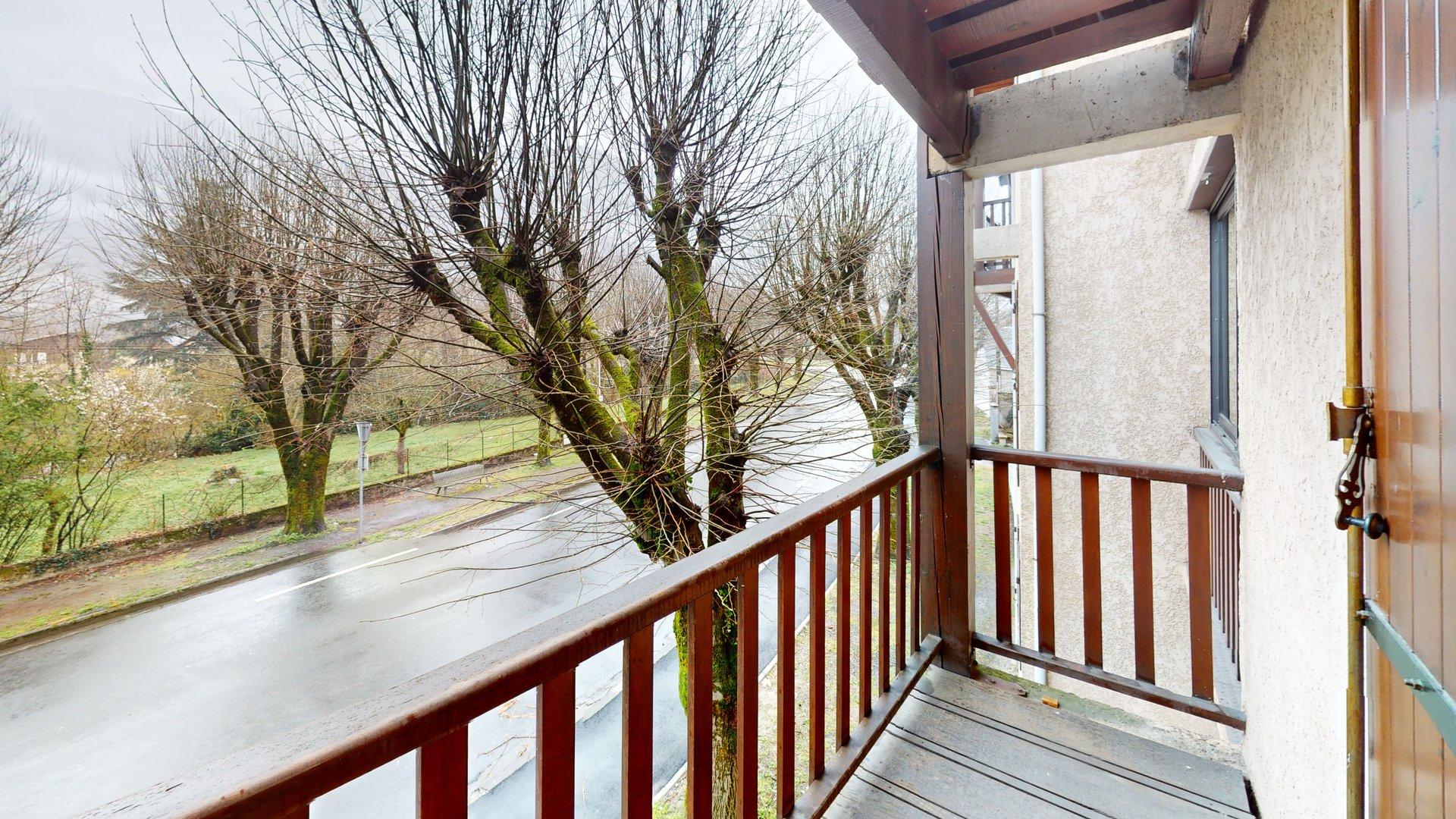 🏡 Appartement Studio cabine rénové avec balcon parking et cellier– Bagnères-de-Luchon - photo 5