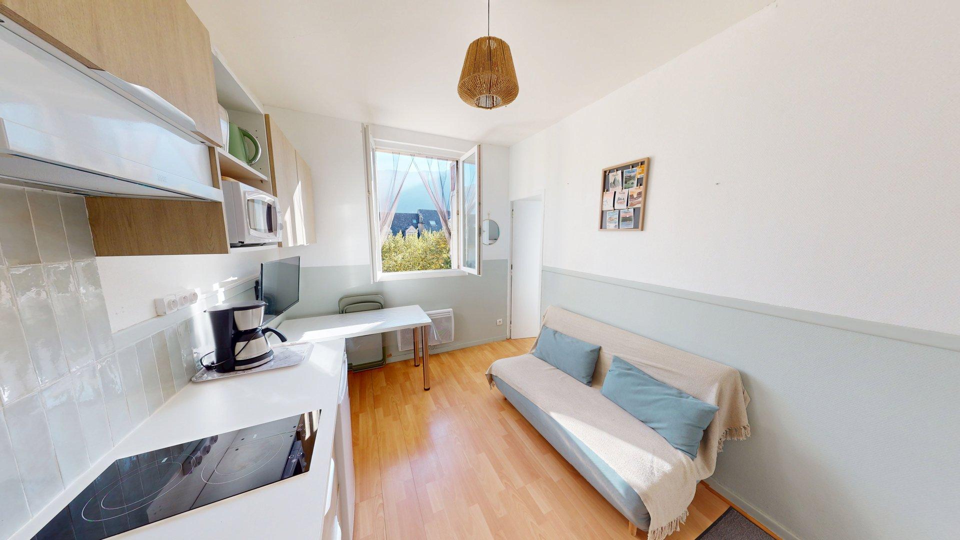 🏔️Luchon – T2 rénové de 21 m² en plein cœur des Allées d'Etigny, 3e étage avec ascenseur ☀️ - photo 2