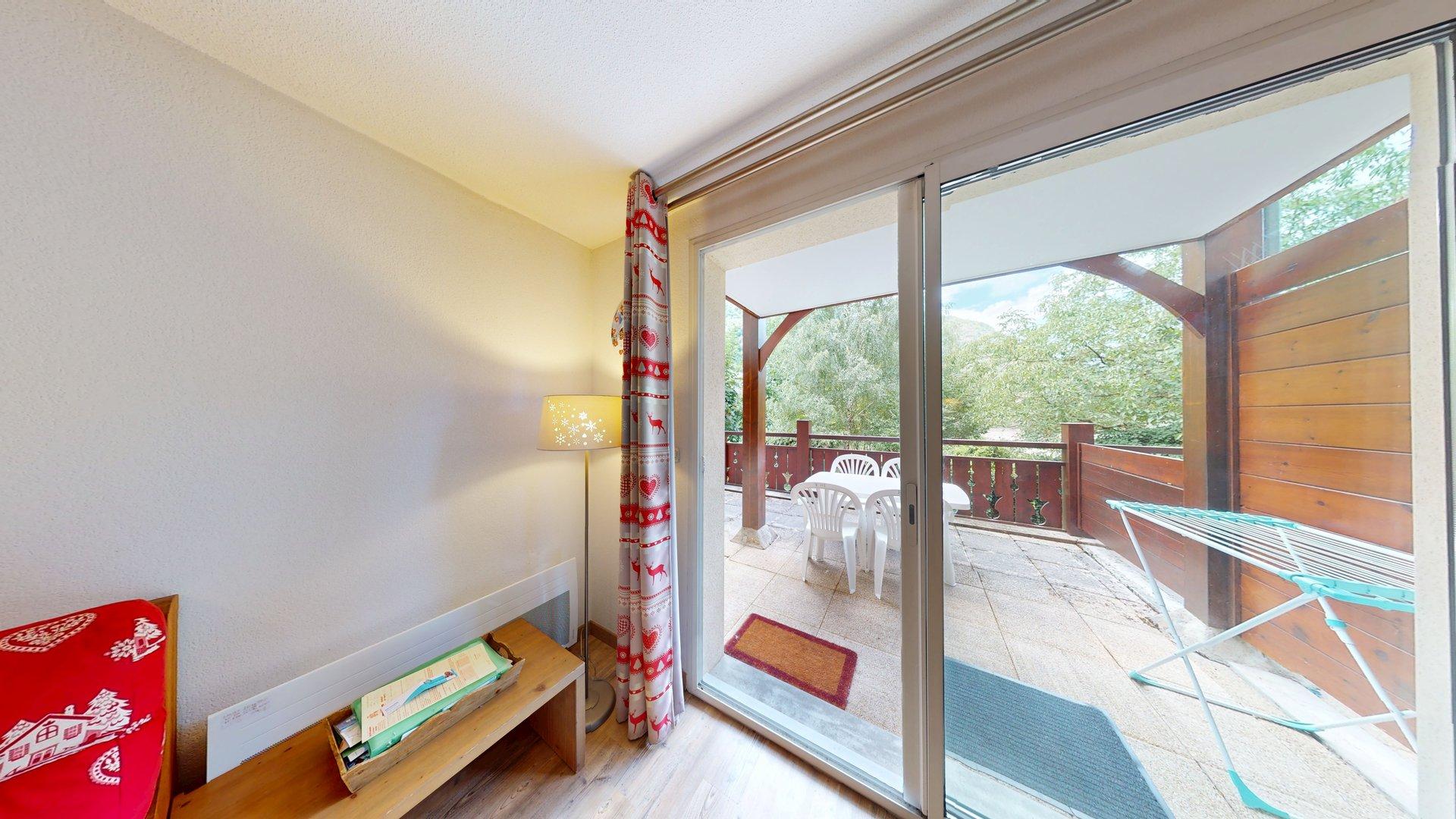 Coup de cœur! Apt de type 2  avec grande terrasse Ouest, parking couvert et cellier 🏔️✨ - photo 2