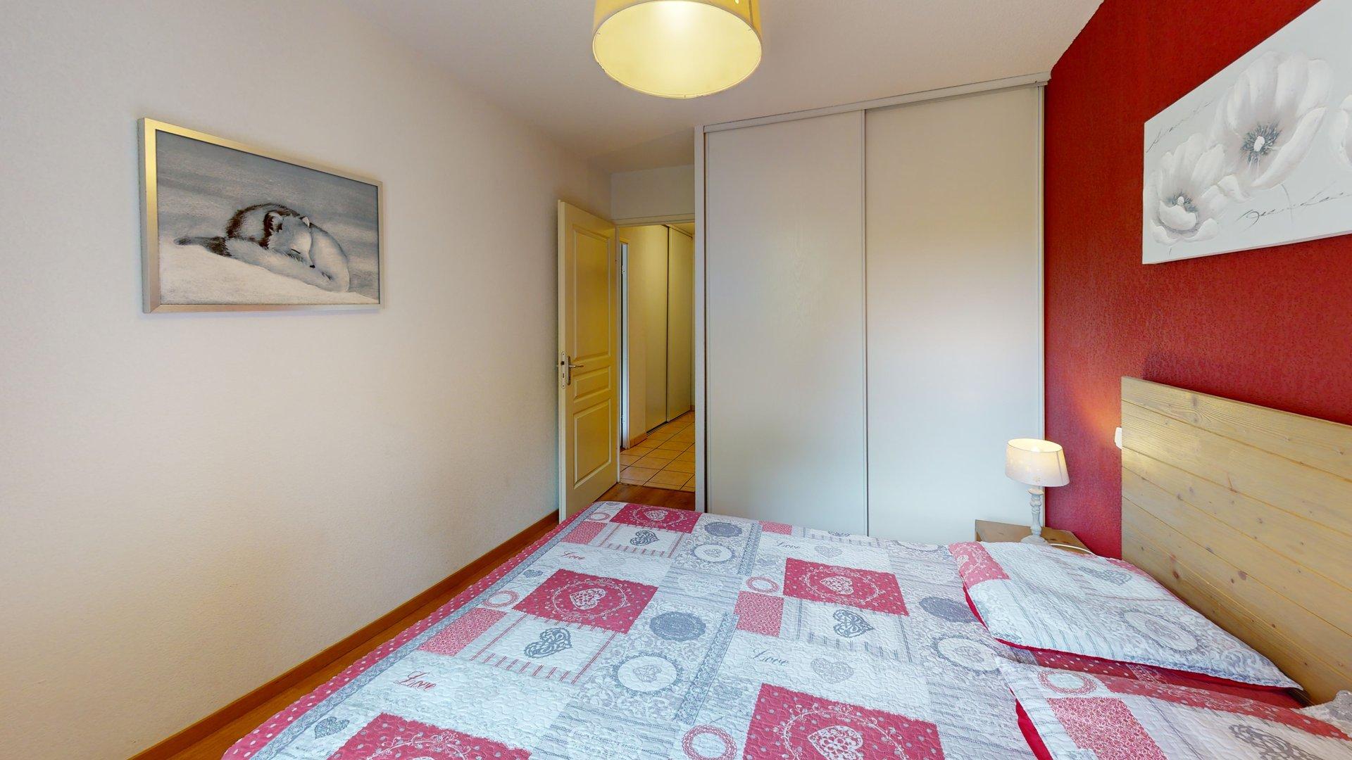 Coup de cœur! Apt de type 2  avec grande terrasse Ouest, parking couvert et cellier 🏔️✨ - photo 9